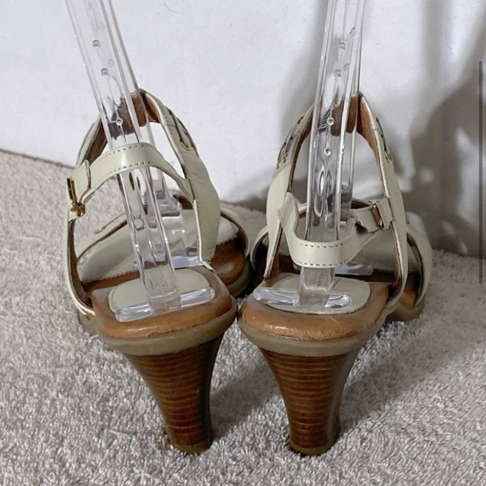 SOLD-Vintage Infinity Ivory Thick Strap Chunky Heel Sandals 8 - Picture 4 of 11